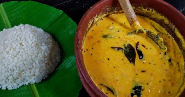 Tomato curd curry