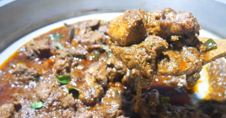 Chicken curry(varutharachath)
